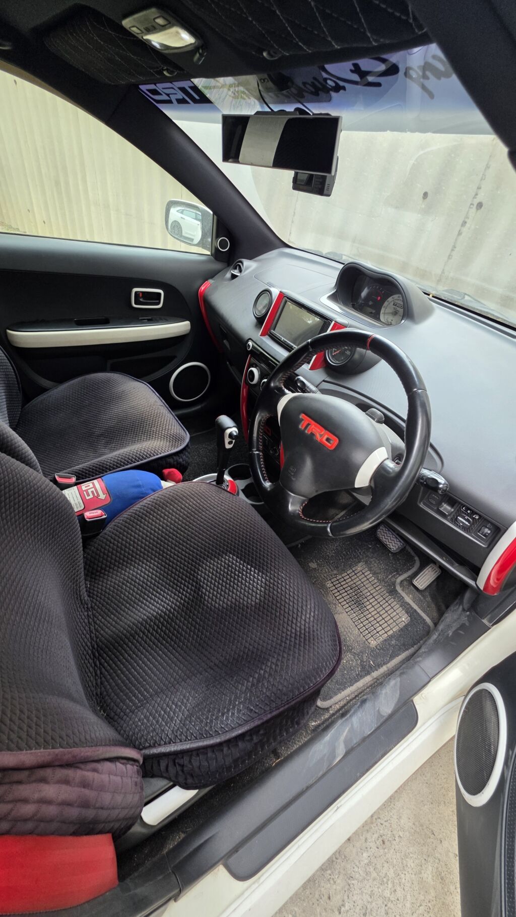Toyota Ist: 2003 г., 1.5 л, Автомат, Бензин, Хэтчбэк: фото 5
