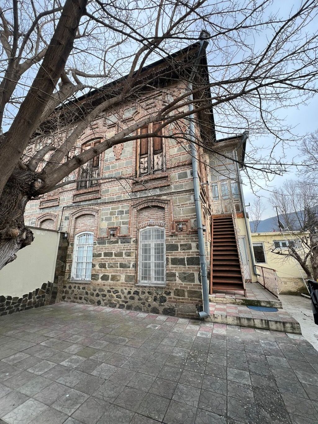 5 otaqlı, 110 kv. m, Orta təmir