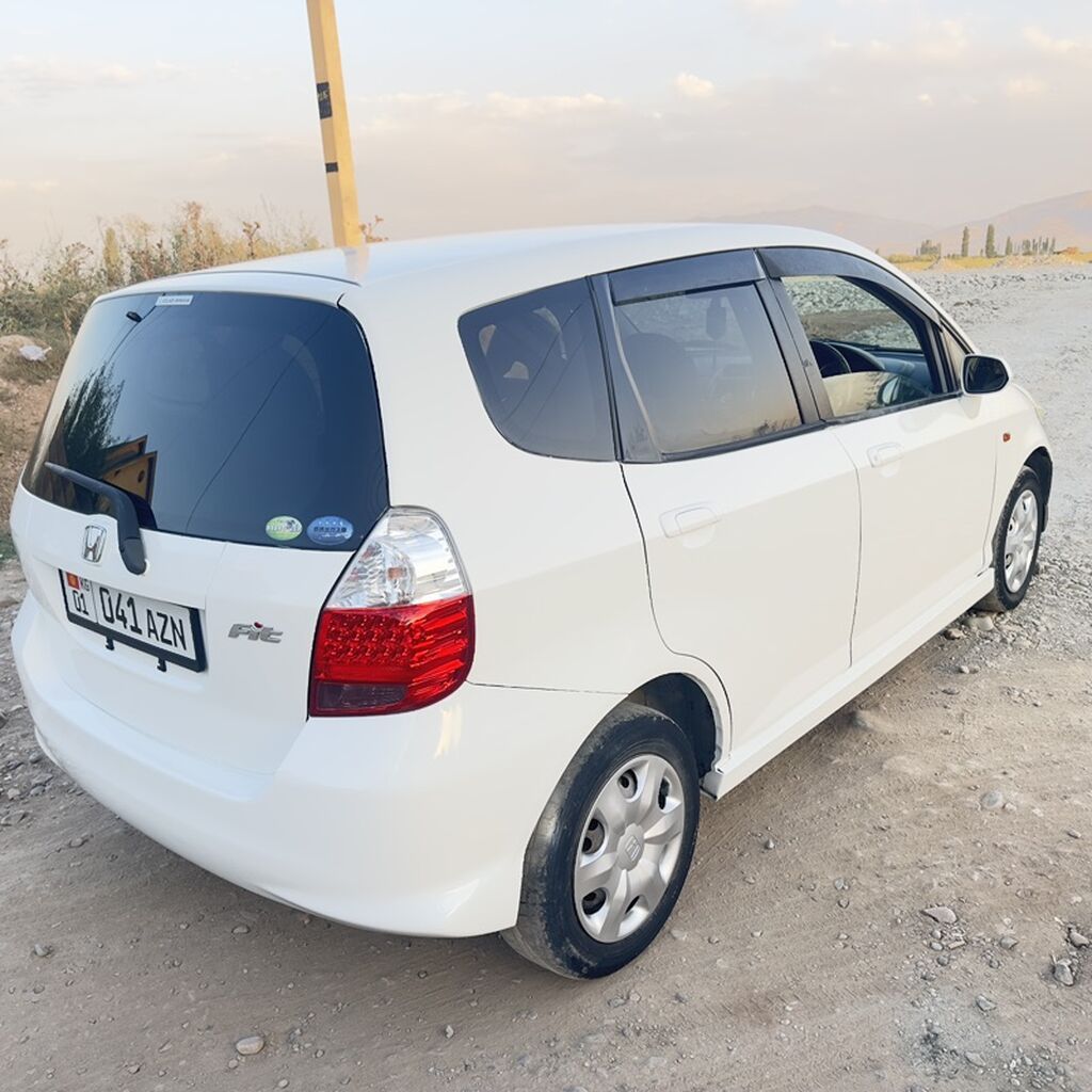 Honda Fit: 2003 г., 1.3 л, Автомат, Бензин, Хэтчбэк: фото 4