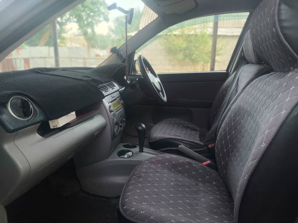 Mazda Demio: 2004 г., 1.3 л, Автомат, Бензин, Хэтчбэк: фото 6