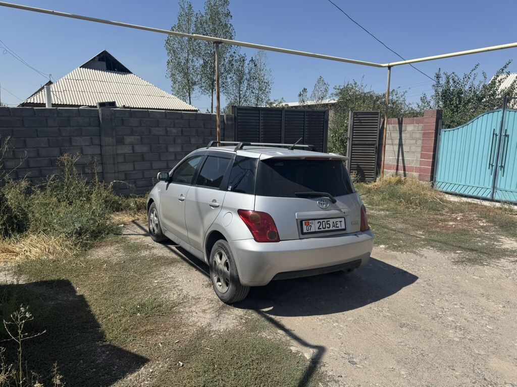 Toyota Ist: 2004 г., 1.5 л, Автомат, Бензин, Хэтчбэк: фото 2