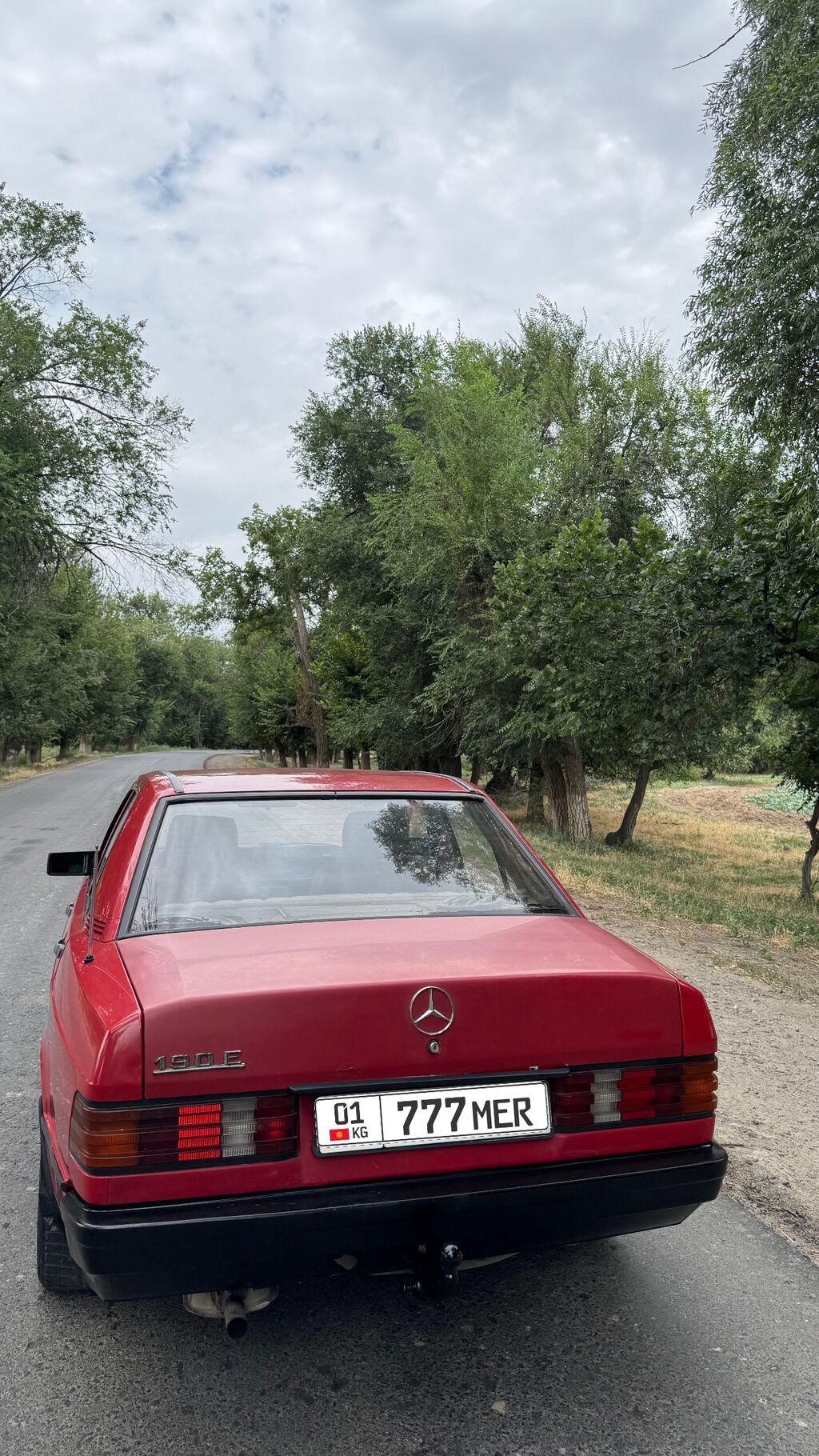 Mercedes-Benz E-Class: 1985 г., 2 л, Механика, Бензин, Седан: фото 3