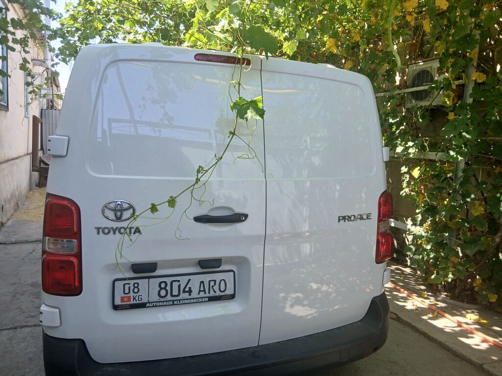 Грузовой фургон Toyota ProAce (белый) - Кузов: цельнометаллический: фото 5