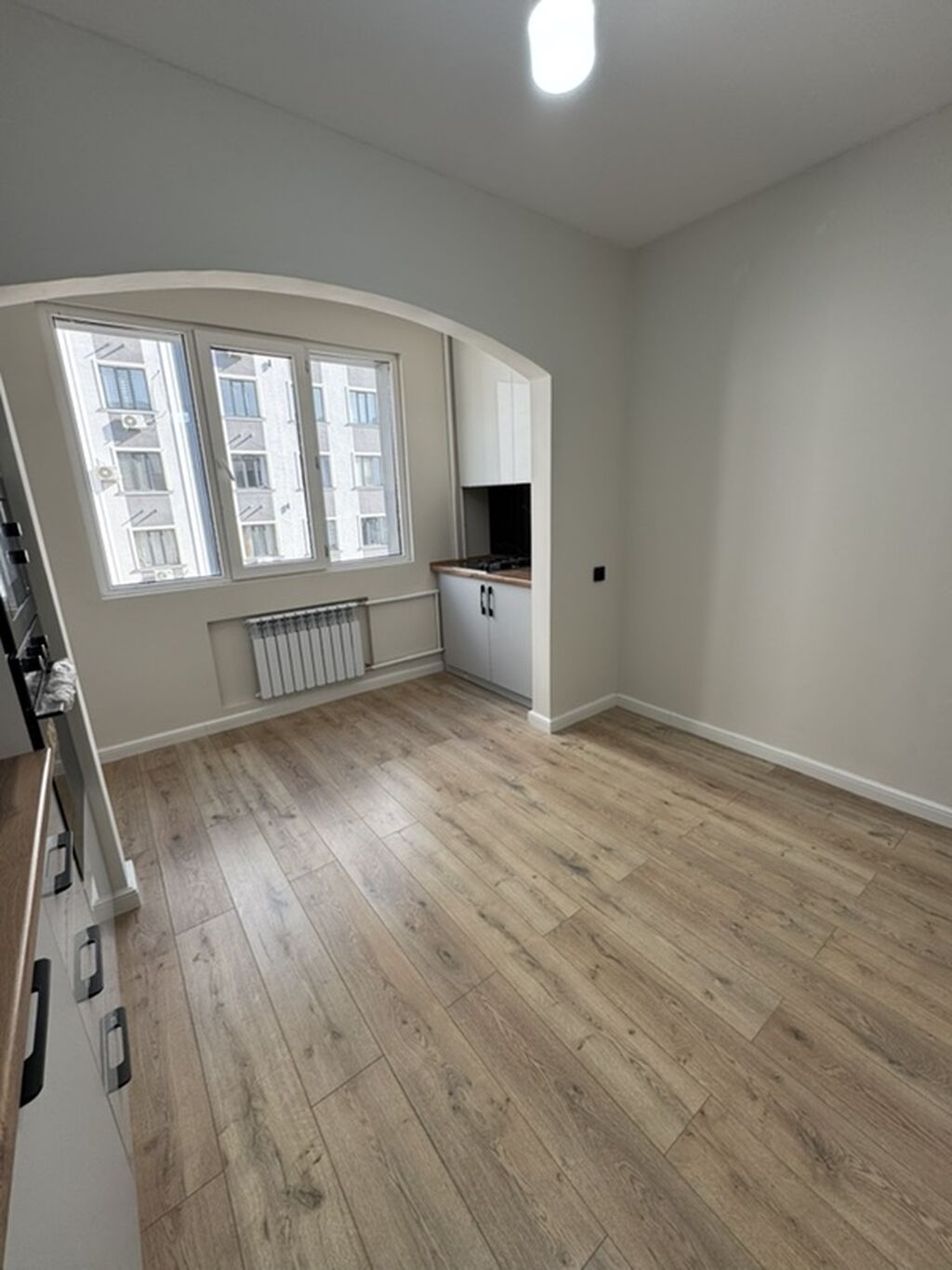 3 комнаты, 85 м², Пишпек 106 серия, 8 этаж, Дизайнерский ремонт: фото 2
