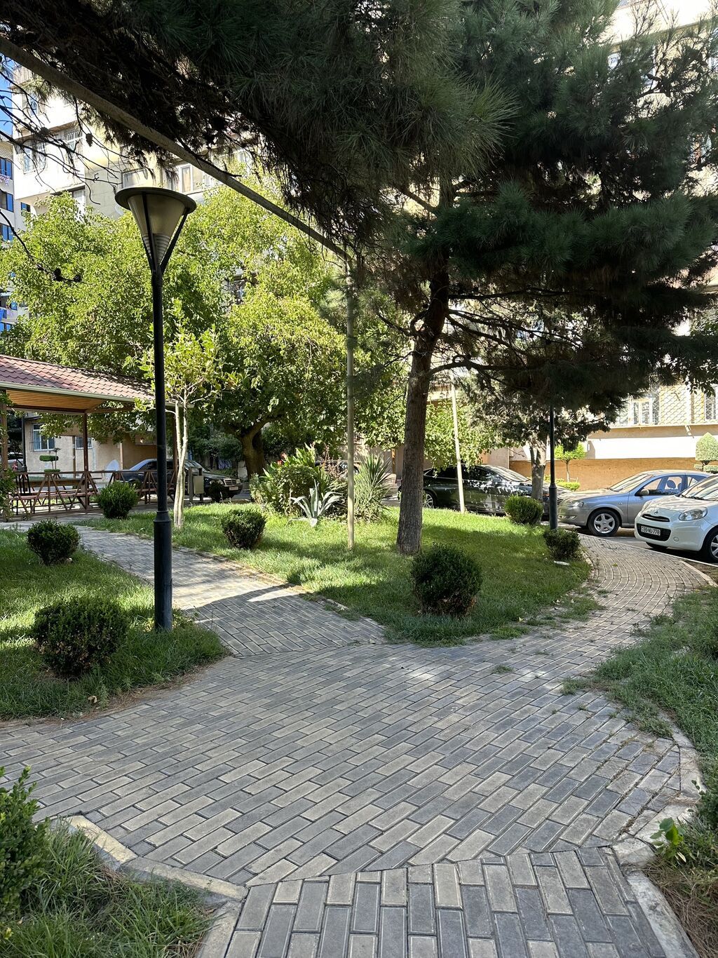 Qızlar və tələbə xanımlar üçün universitetlər 18 saylı peşə liseyi