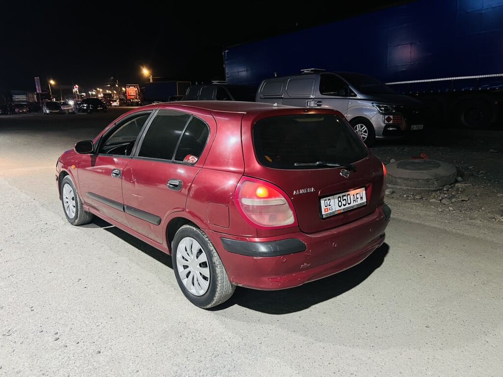 Nissan Almera: 2001 г., 1.5 л, Механика, Бензин, Хэтчбэк: фото 5