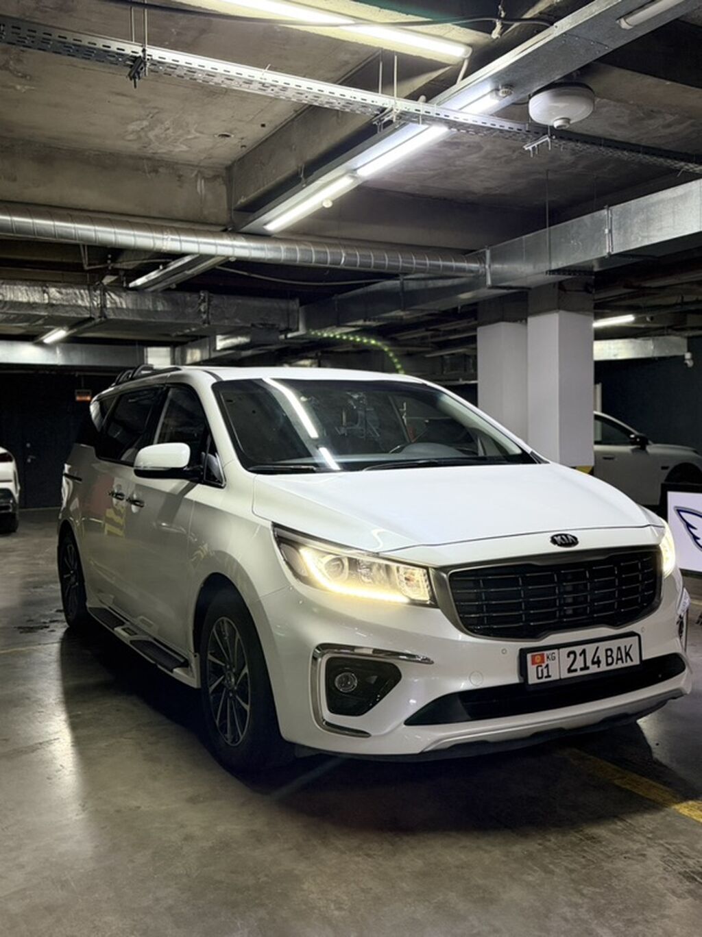 Kia Carnival: 2018 г., 2.2 л, Автомат, Дизель, Минивэн: фото 3
