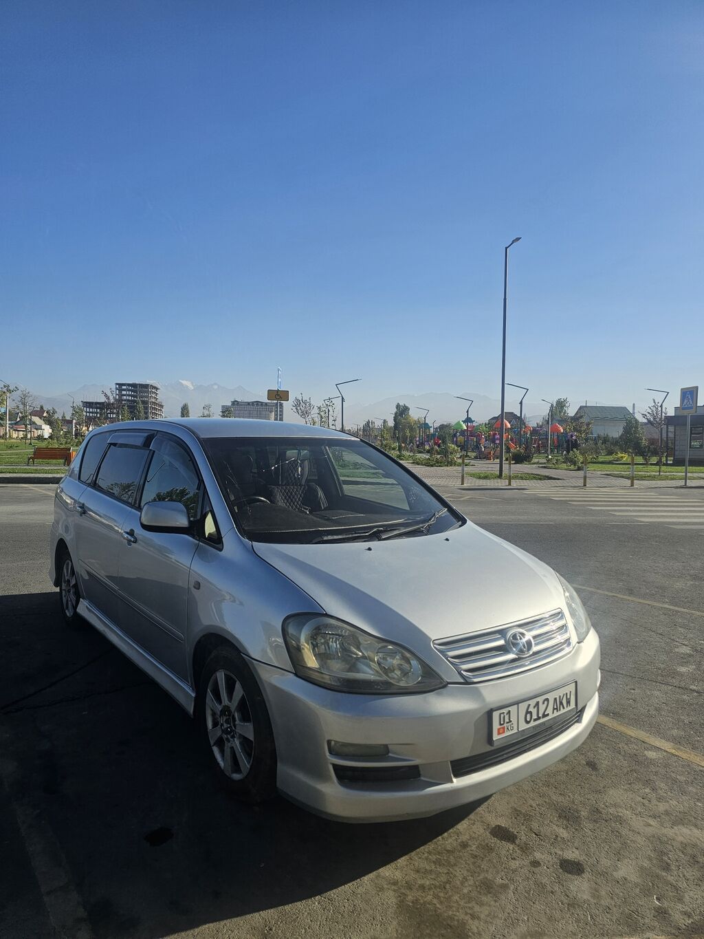 Toyota Ipsum: 2003 г., 2.4 л, Автомат, Бензин, Минивэн: фото 3