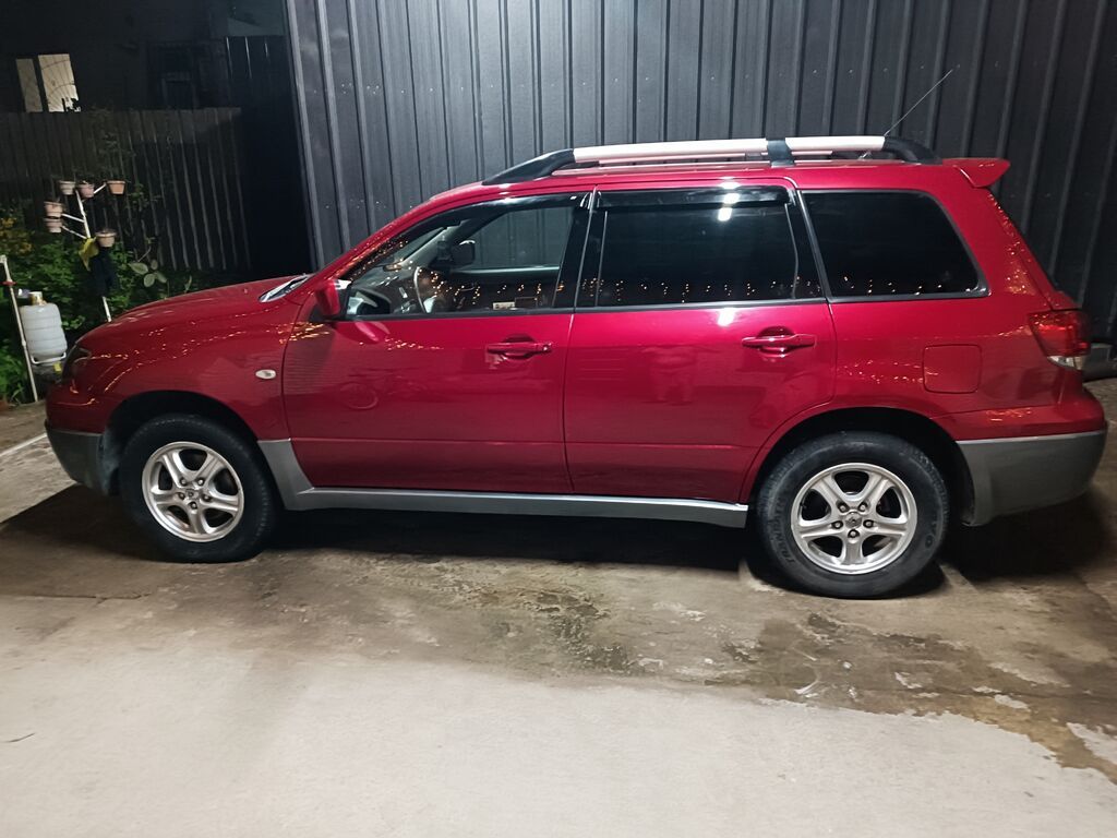 Mitsubishi Outlander: 2004 г., 2.4 л, Автомат, Газ, Кроссовер: фото 2