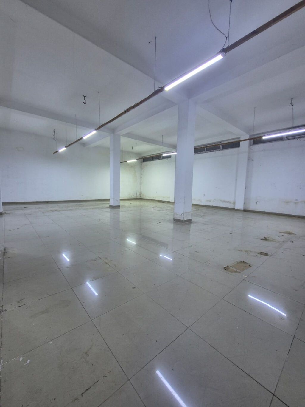 ƏHMƏDLİ METROSUNA PİYADA MƏSAFƏDƏ — 4 MƏRTƏBƏLİ 1.140 M² KOMMERSİYA