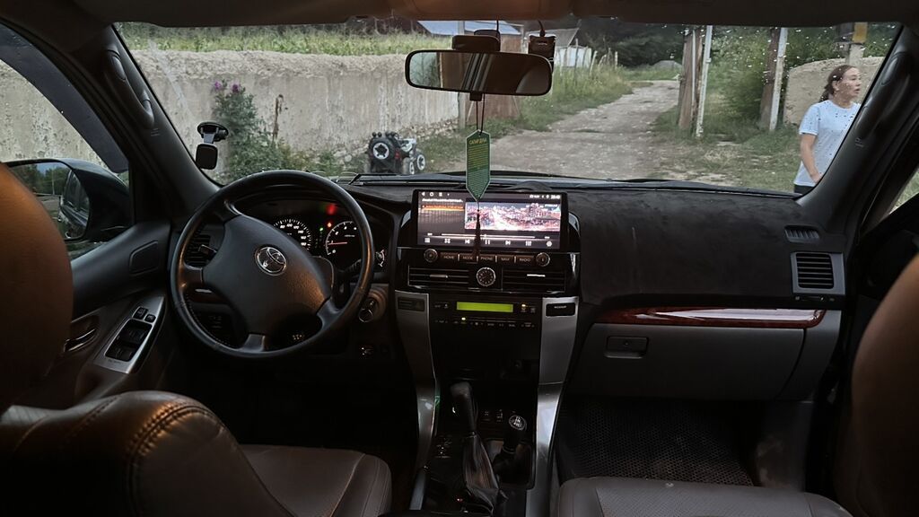 Toyota Land Cruiser Prado: 2007 г., 4 л, Автомат, Газ, Внедорожник: фото 3