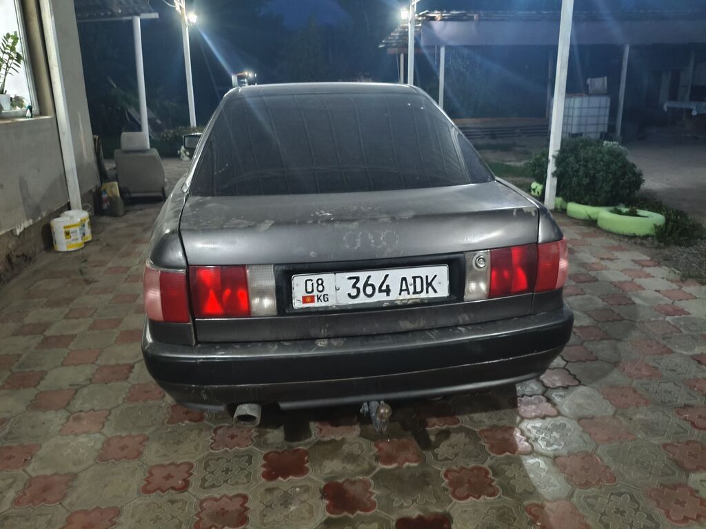 Audi 80: 1992 г., 2 л, Механика, Бензин, Седан: фото 4