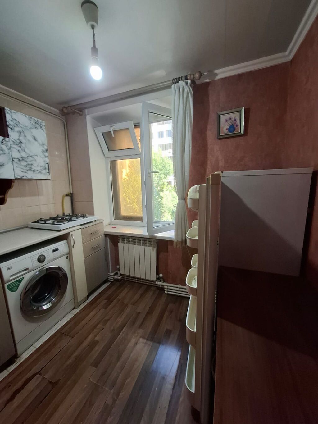 Seherin merkezinde. 28 may metrosunun teze cixisina 5 deqiqelik