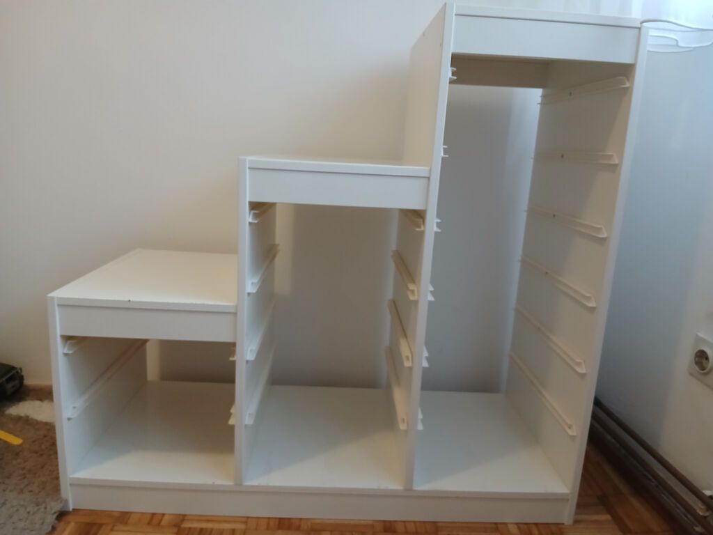 Komode i ormarići: Prodajem trofast za dečije igračke Ikea, bez kutija, sa sitnijim