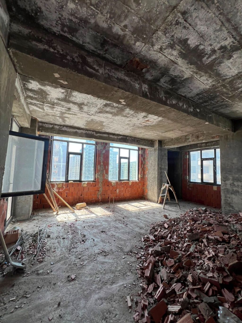 3 otaqlı, Yeni tikili, 138 kv. m