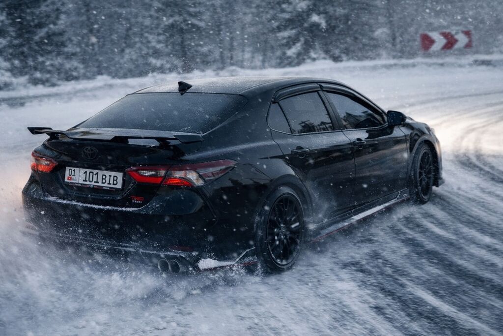 Toyota Camry: 2022 г., 3.5 л, Автомат, Бензин, Седан: фото 2