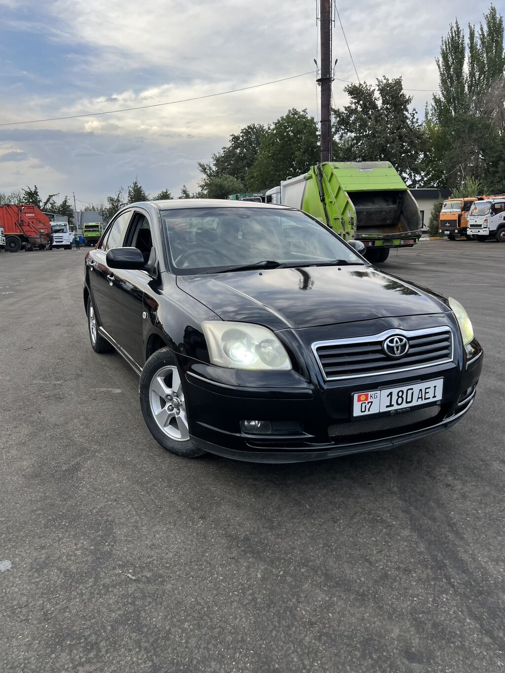Toyota Avensis: 2003 г., 1.8 л, Автомат, Бензин, Седан: фото 2