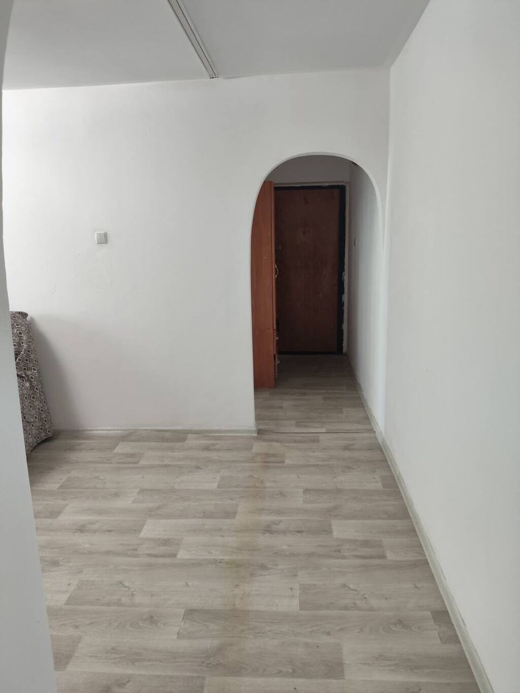 3 комнаты, 58 м², 4 мкр 104 серия, 4 этаж, Косметический ремонт: фото 3