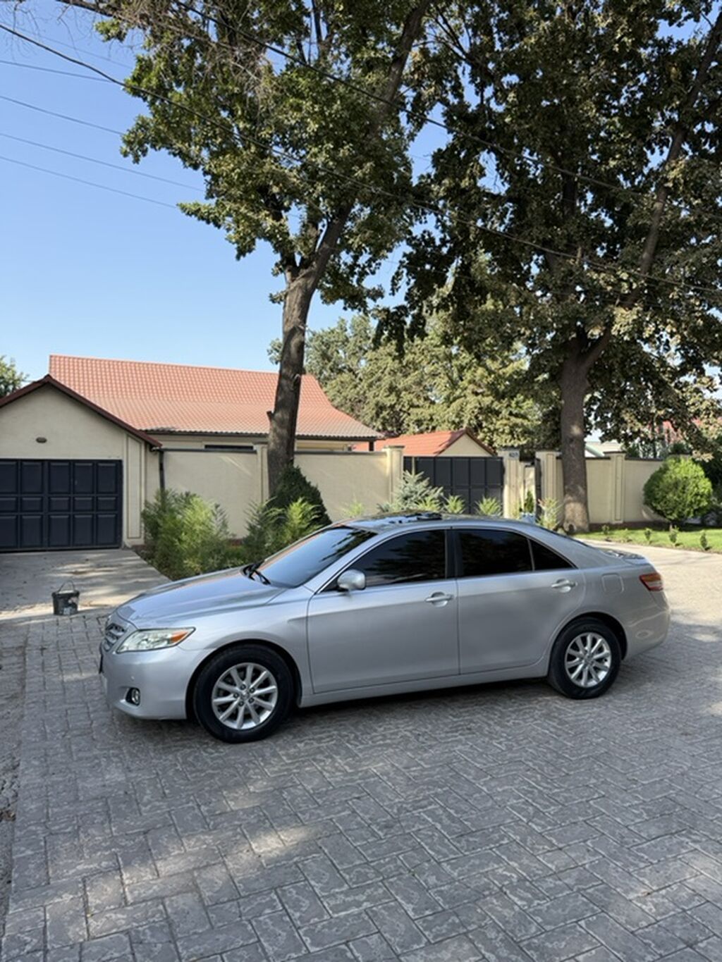Toyota Camry: 2010 г., 2.5 л, Автомат, Бензин, Седан: фото 2