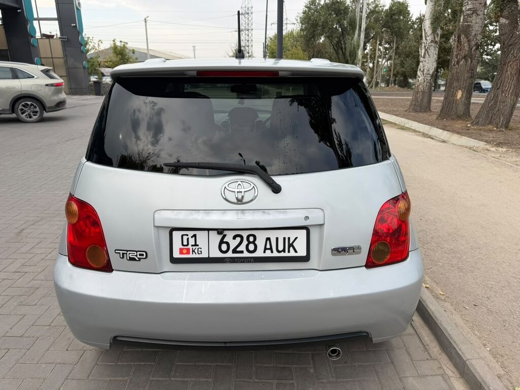 Toyota Ist: 2003 г., Автомат, Бензин, Хэтчбэк: фото 7