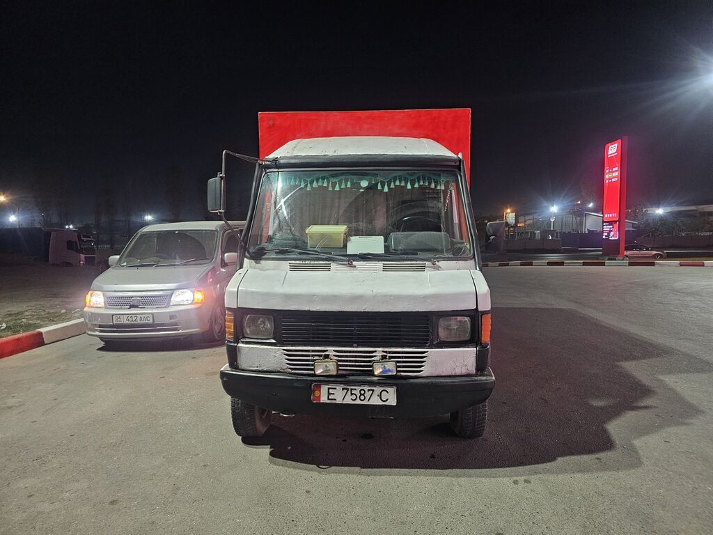 Mercedes-Benz Спринтер: 1990 г., 3 л, Механика, Дизель, Фургон: фото 3