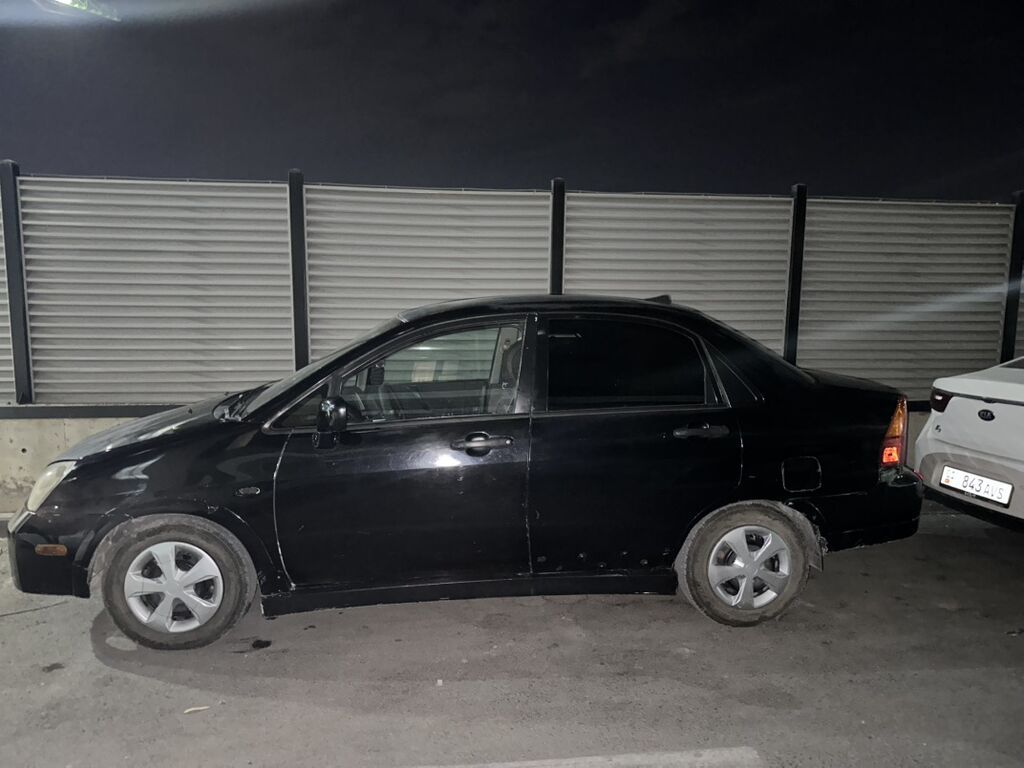 Suzuki Liana: 2002 г., 2 л, Автомат, Бензин, Седан: фото 2
