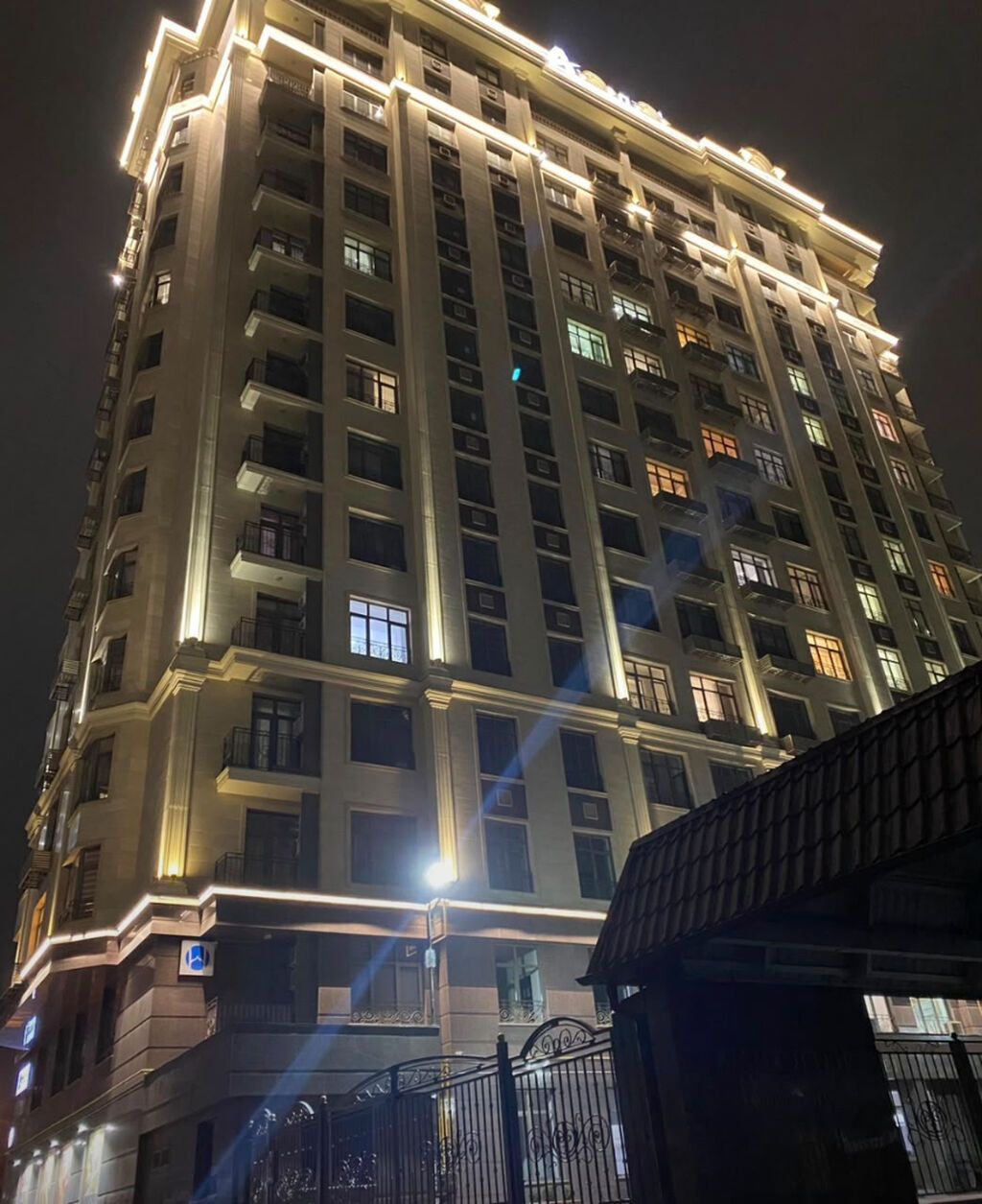 3 комнаты, 140 м², Золотой квадрат Элитка, 7 этаж, Дизайнерский ремонт: фото 3