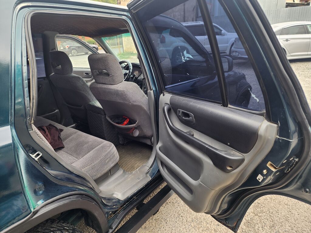 Honda CR-V: 1998 г., 2 л, Автомат, Бензин, Кроссовер: фото 8