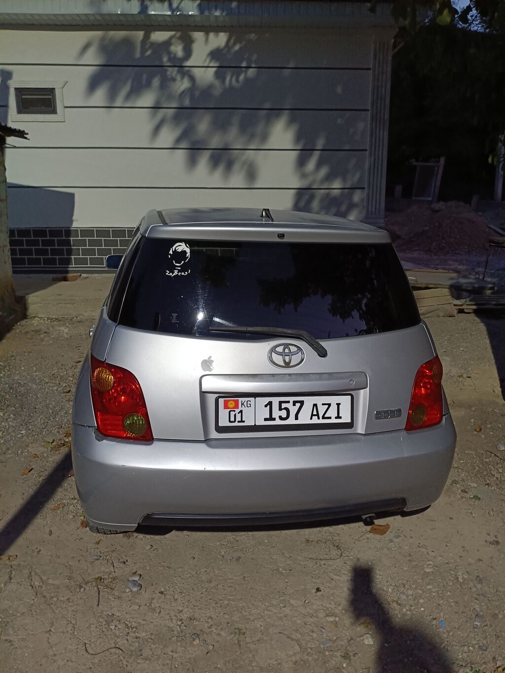 Toyota Ist: 2002 г., Автомат, Бензин, Хэтчбэк: фото 3