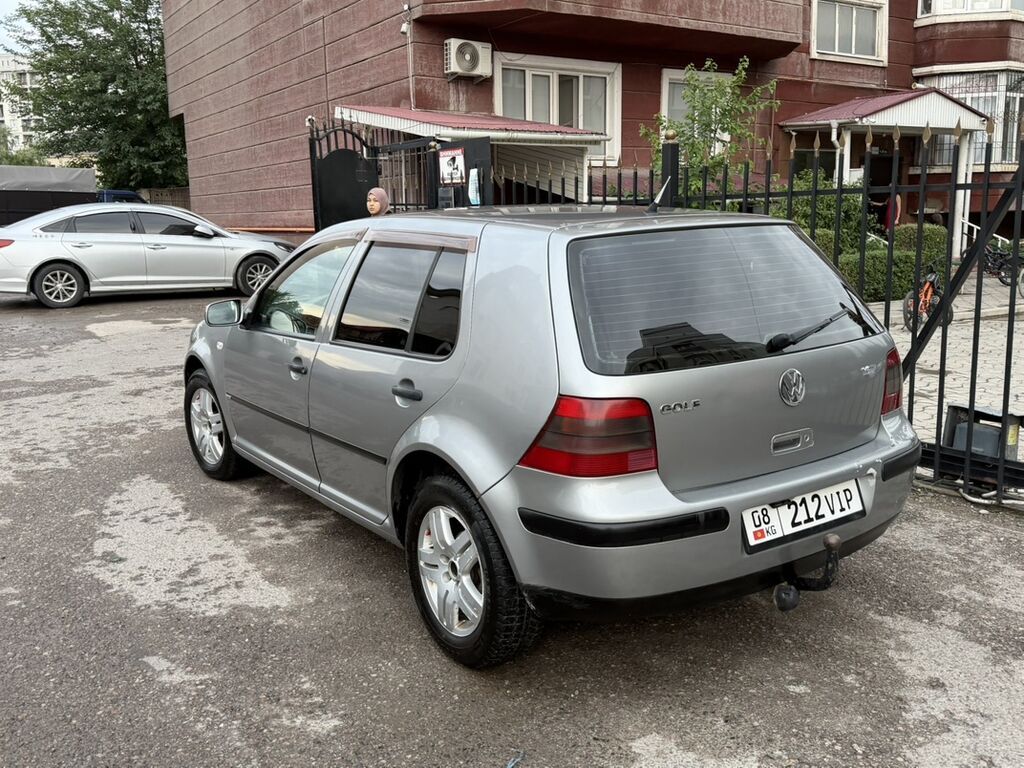 Volkswagen Golf: 2003 г., 1.6 л, Механика, Бензин, Хэтчбэк: фото 6