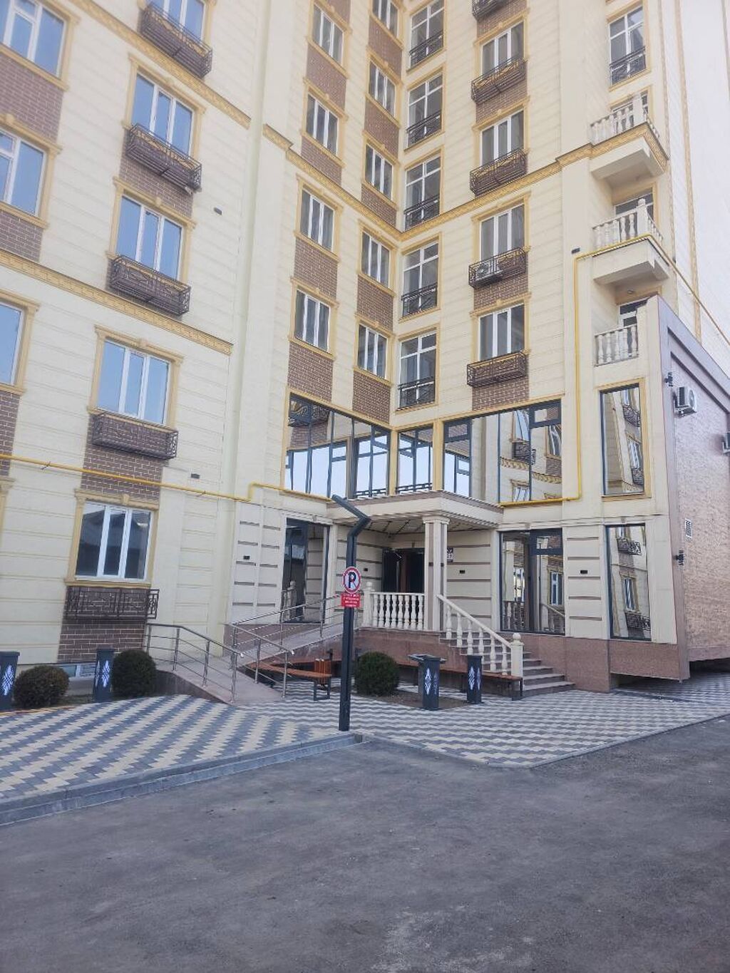 Однокомнатная квартира в городе Джалал-абад. Новая в новом доме, в: фото 2
