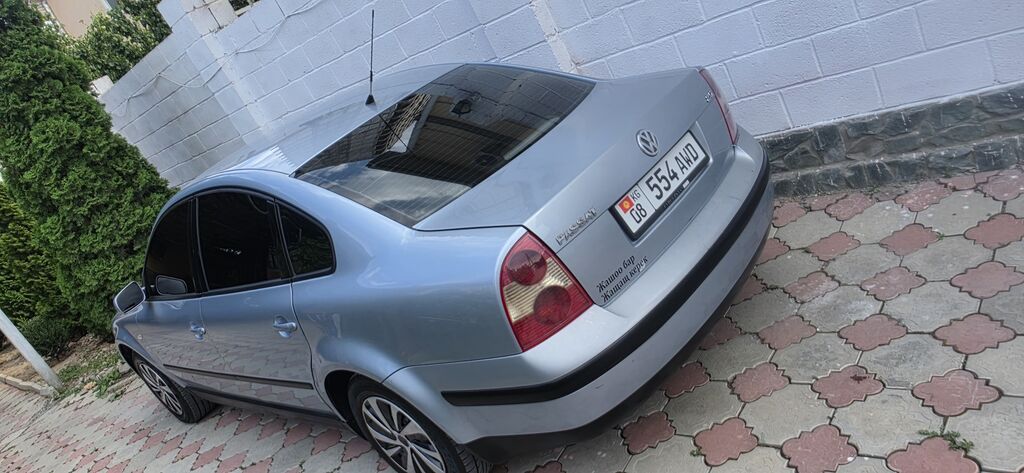 Volkswagen Passat: 2001 г., 2 л, Механика, Бензин, Седан: фото 6