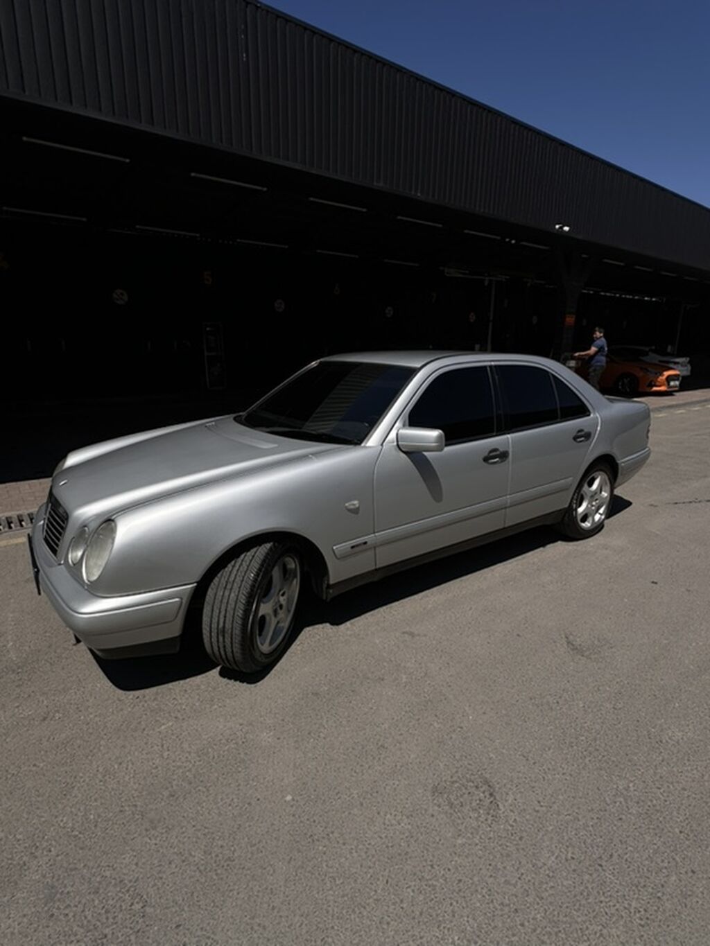 Mercedes-Benz E-Class: 1996 г., 2.8 л, Механика, Бензин, Седан: фото 3