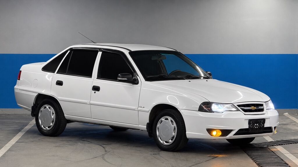 Daewoo Nexia: 2012 г., 1.6 л, Механика, Бензин, Седан: фото 2