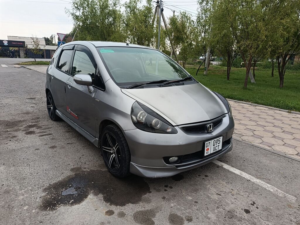 Honda Fit: 2003 г., 1.3 л, Вариатор, Бензин: фото 3