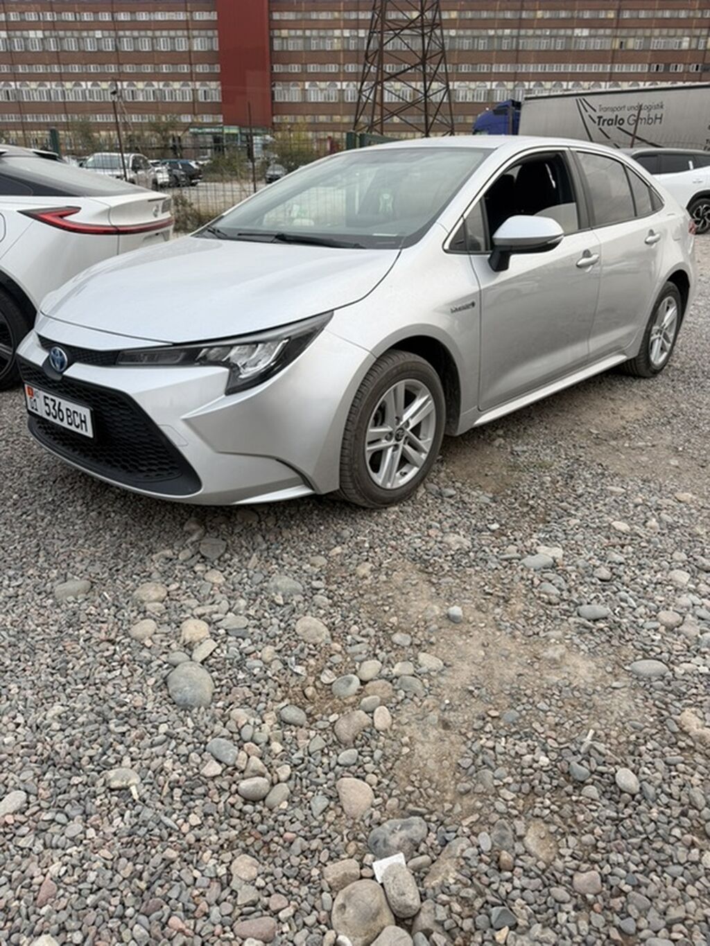 Toyota Corolla: 2020 г., 1.8 л, Вариатор, Гибрид, Седан: фото 2