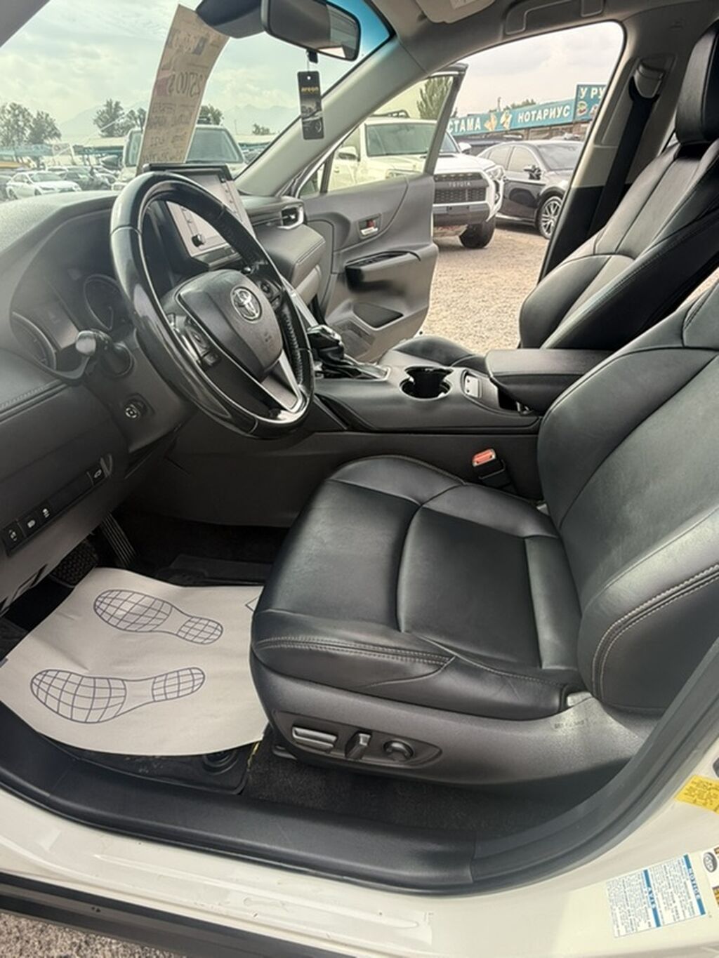 Toyota Venza: 2021 г., 2.5 л, Вариатор, Гибрид, Кроссовер: фото 8
