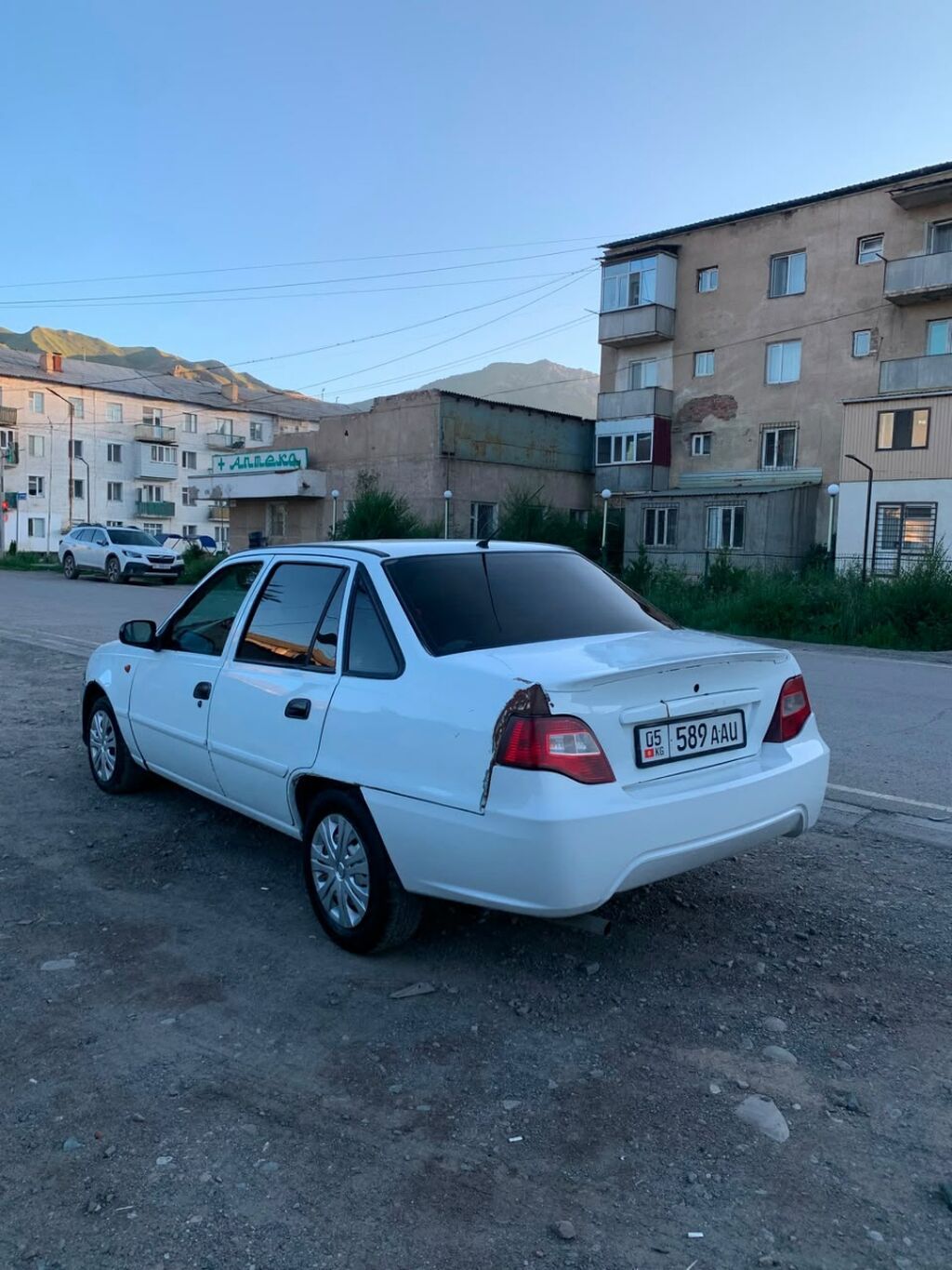 Daewoo Nexia: 2010 г., 1.6 л, Механика, Бензин, Седан: фото 3