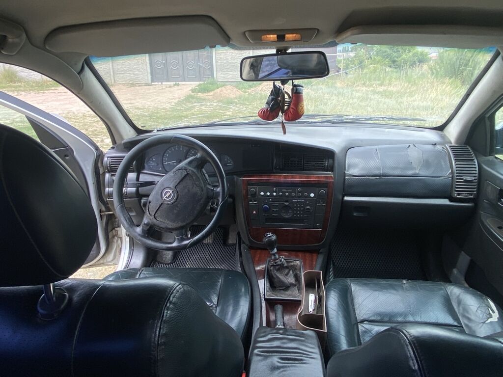 Opel Omega: 2003 г., 2.2 л, Механика, Бензин, Седан: фото 3