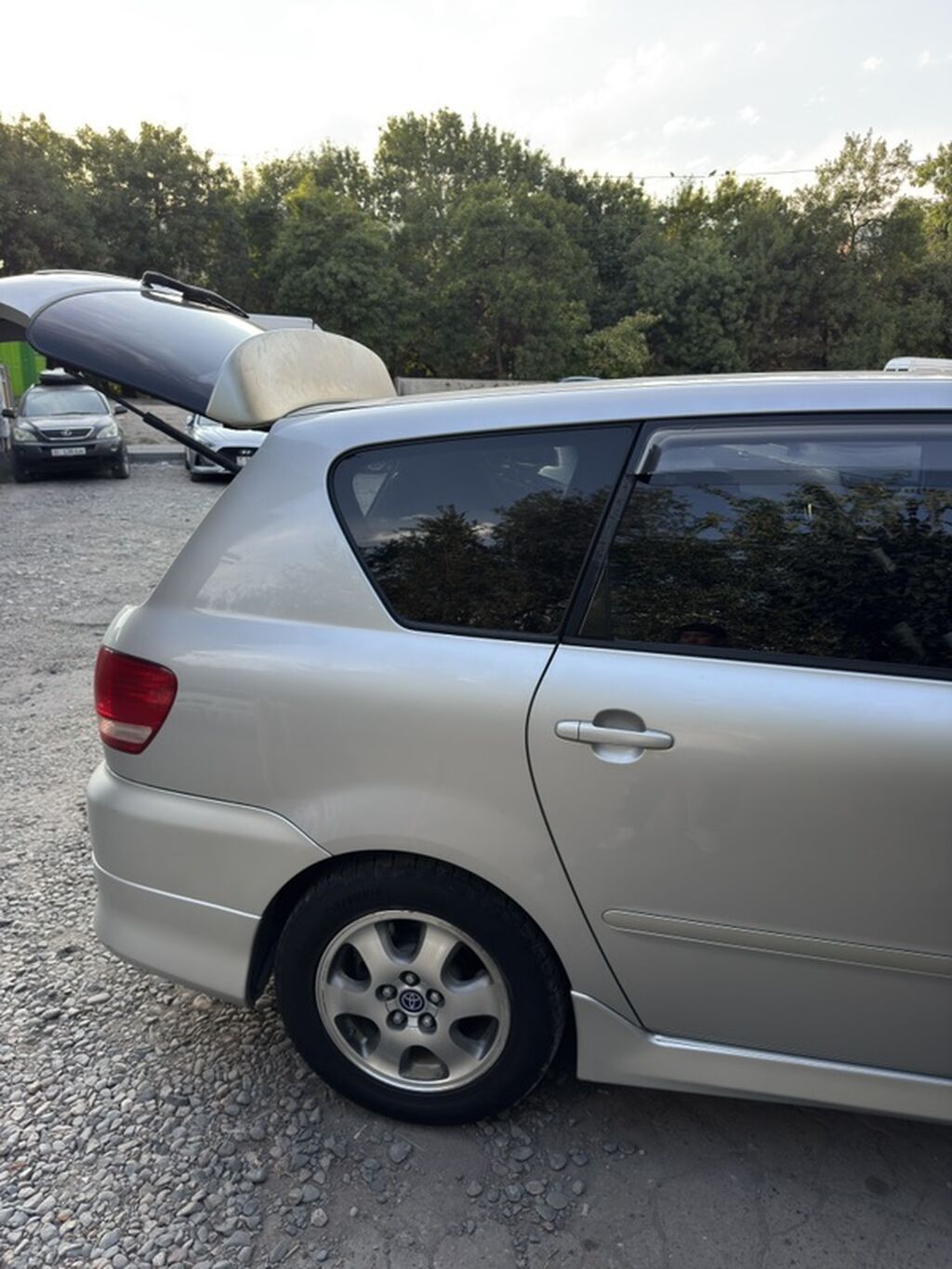 Toyota Ipsum: 2002 г., 2.4 л, Автомат, Бензин, Минивэн: фото 7