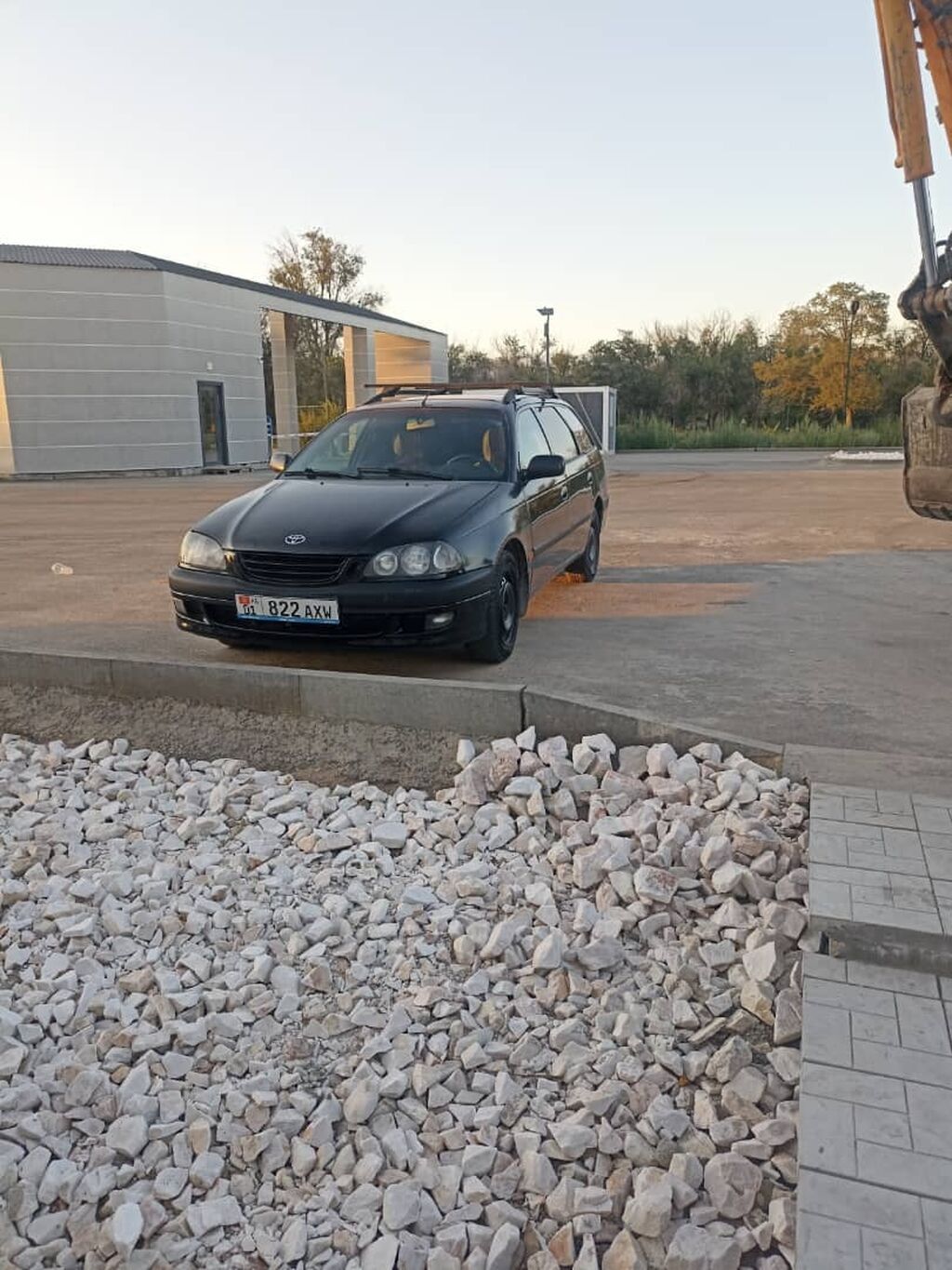 Toyota Avensis: 1998 г., 1.8 л, Механика, Бензин, Универсал: фото 3
