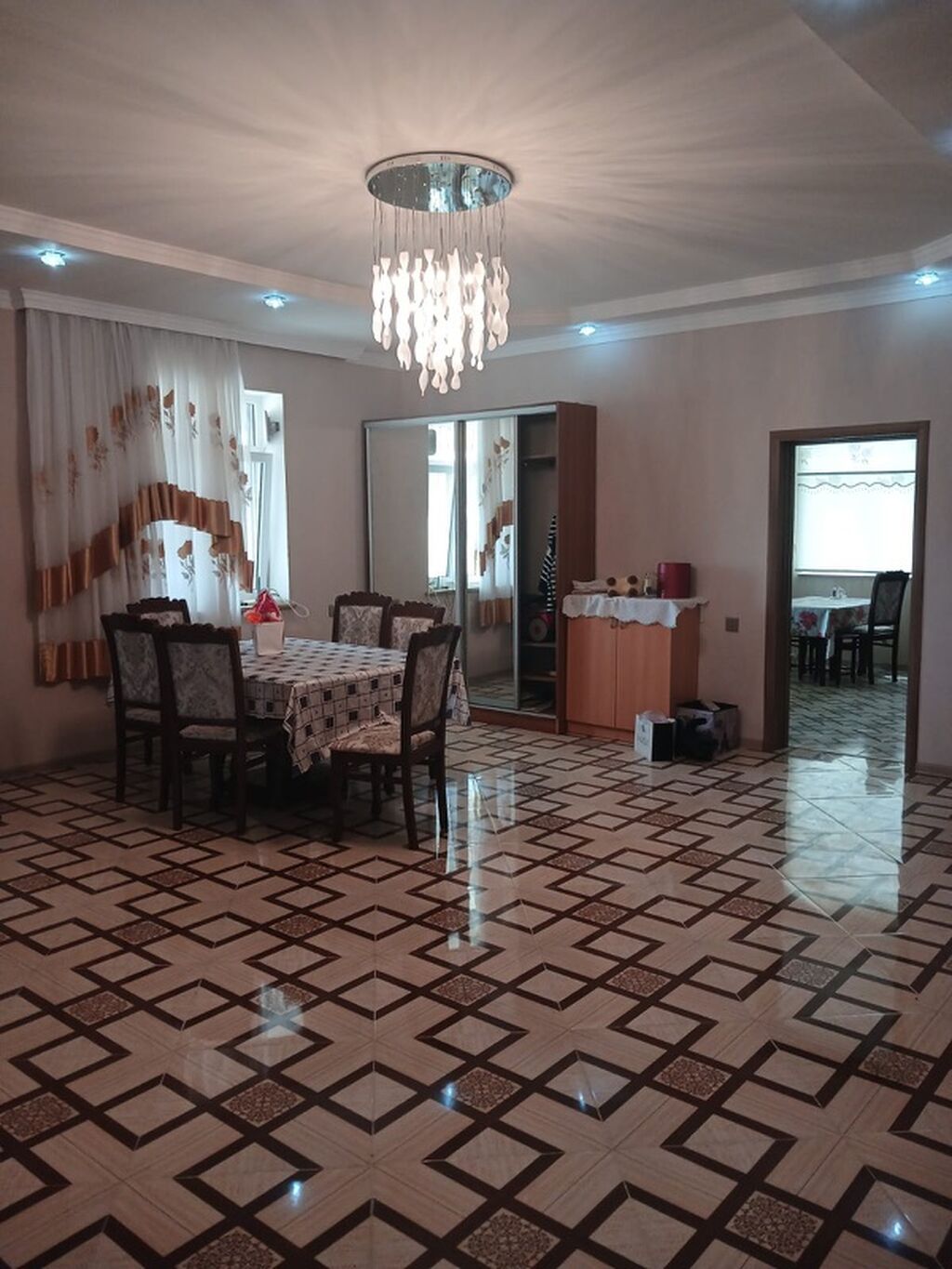 Qala qəs. 4 otaqlı, 200 kv. m, Yeni təmirli