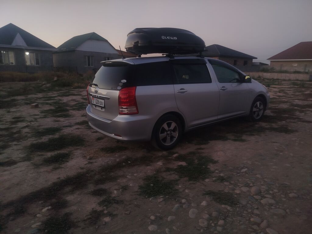 Toyota WISH: 2003 г., Универсал: фото 2