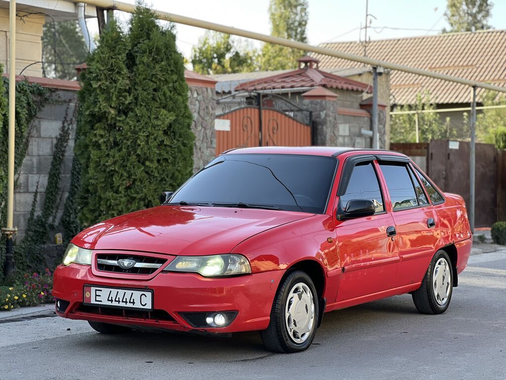 Daewoo Nexia: 2011 г., 1.6 л, Механика, Бензин, Седан: фото 2