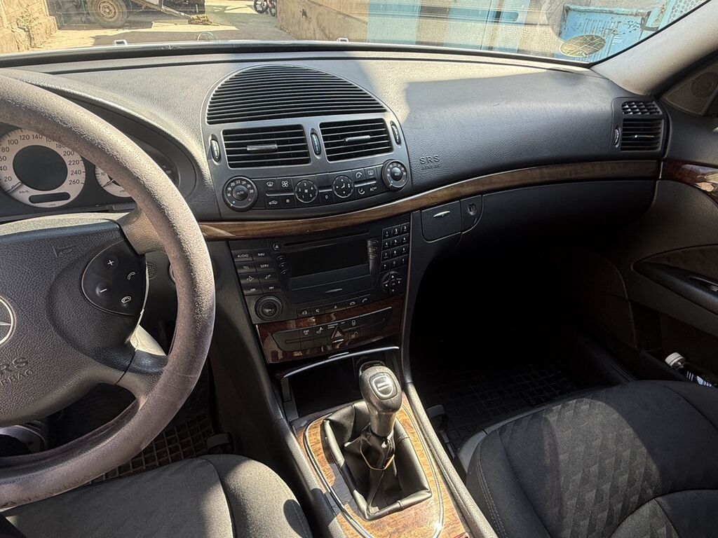 Mercedes-Benz E-Class: 2002 г., 2.6 л, Механика, Бензин, Седан: фото 6