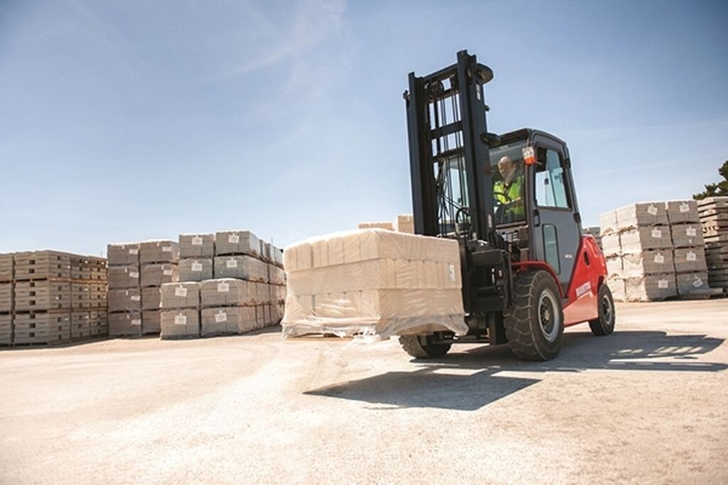 Сдаю Вилочный (Кара) погрузчик, 3500 тонн, 4 куб.м, Почасово
