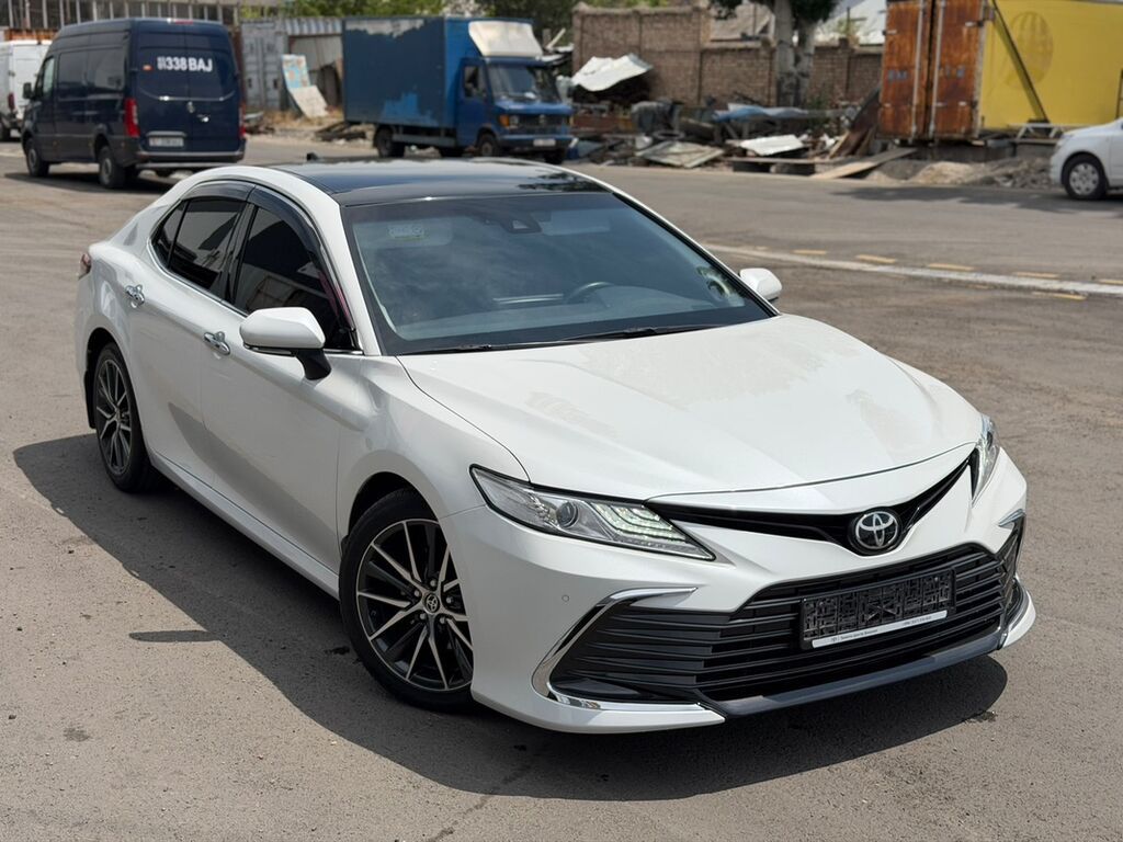Toyota Camry: 2023 г., 2.5 л, Автомат, Бензин, Седан: фото 2