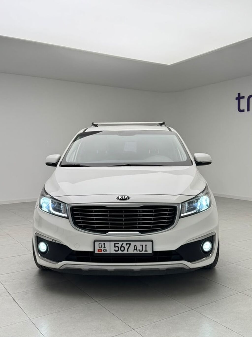 Kia Carnival: 2015 г., 2.2 л, Автомат, Дизель, Минивэн — фото 1