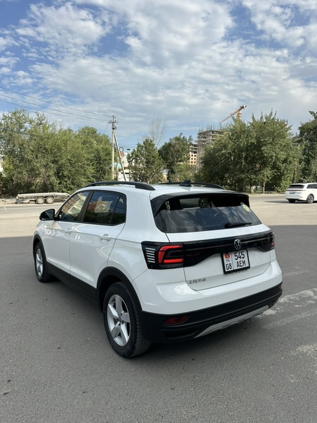 Volkswagen T-Roc: 2023 г., 1.5 л, Робот, Бензин, Кроссовер: фото 5