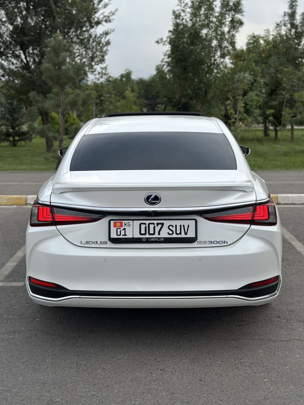 Lexus ES: 2019 г., 2.5 л, Вариатор, Гибрид, Седан: фото 4